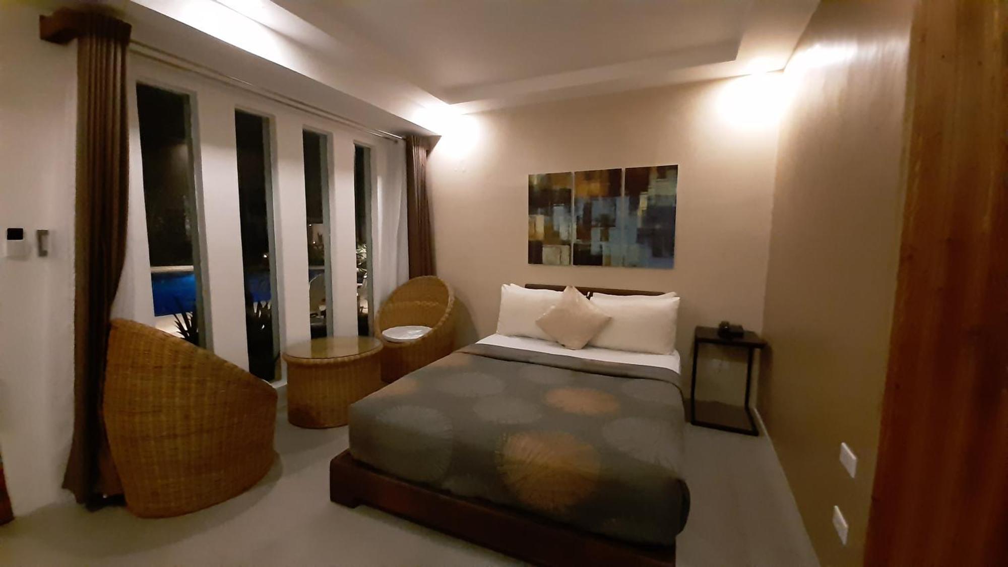 Urban Sands Hotel Iloilo Экстерьер фото
