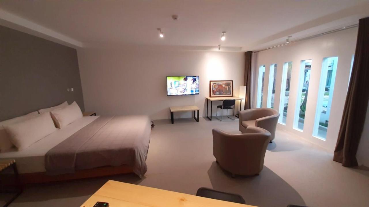 Urban Sands Hotel Iloilo Экстерьер фото